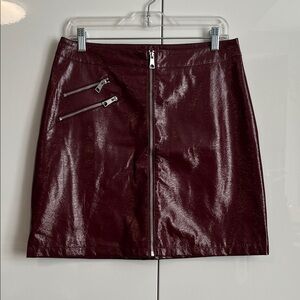NWOT VERO MODA Faux Leather Oxblood Burgundy Mini Skirt Zippers Lined, Size M